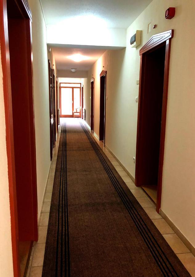 Hotel Imperial Gyogyszallo Es Gyogyfurdo Kiskoros Εξωτερικό φωτογραφία