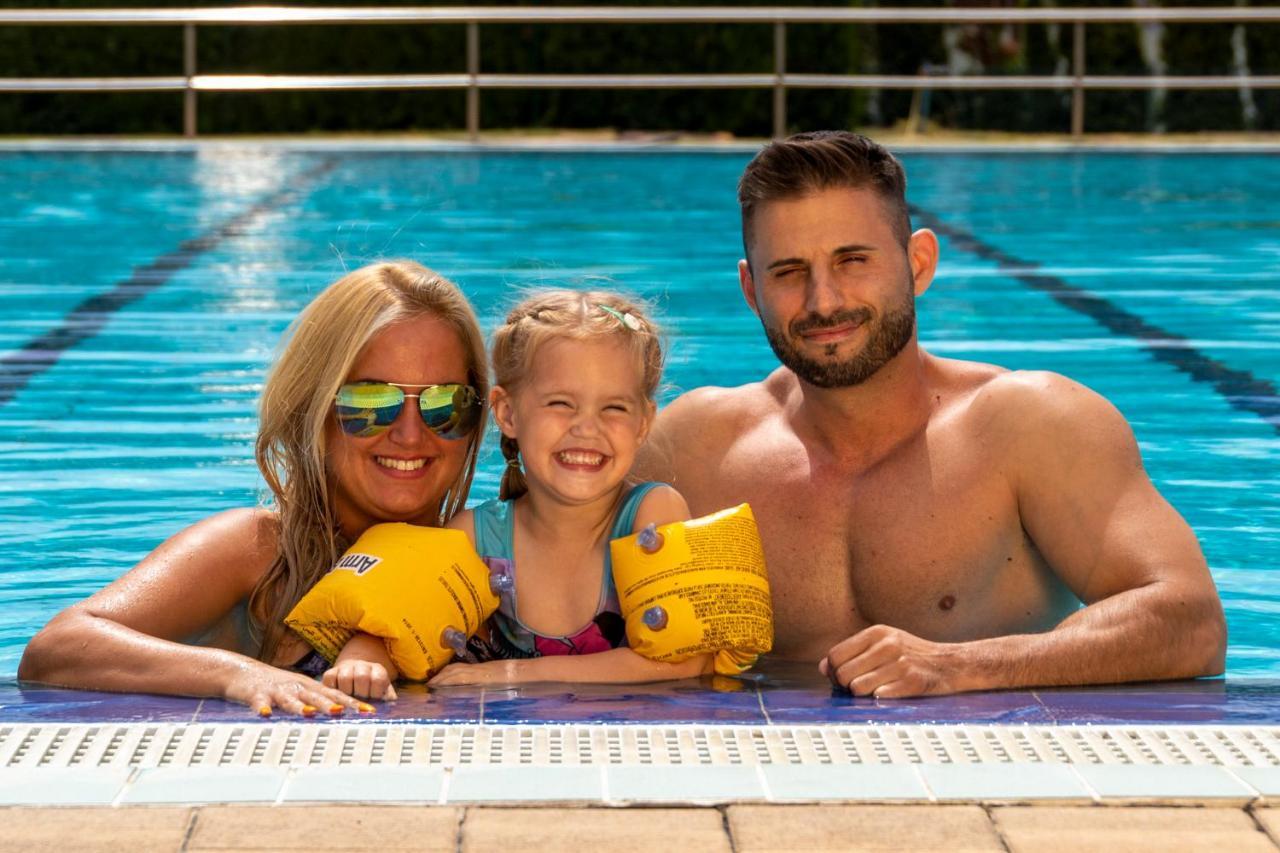 Hotel Imperial Gyogyszallo Es Gyogyfurdo Kiskoros Εξωτερικό φωτογραφία