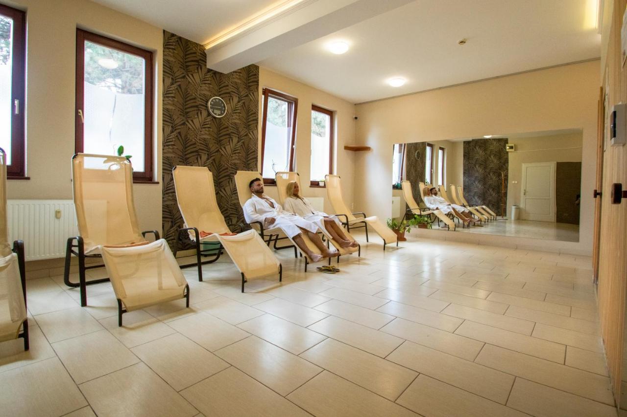 Hotel Imperial Gyogyszallo Es Gyogyfurdo Kiskoros Εξωτερικό φωτογραφία