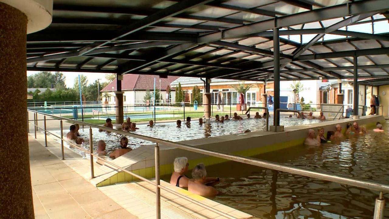 Hotel Imperial Gyogyszallo Es Gyogyfurdo Kiskoros Εξωτερικό φωτογραφία